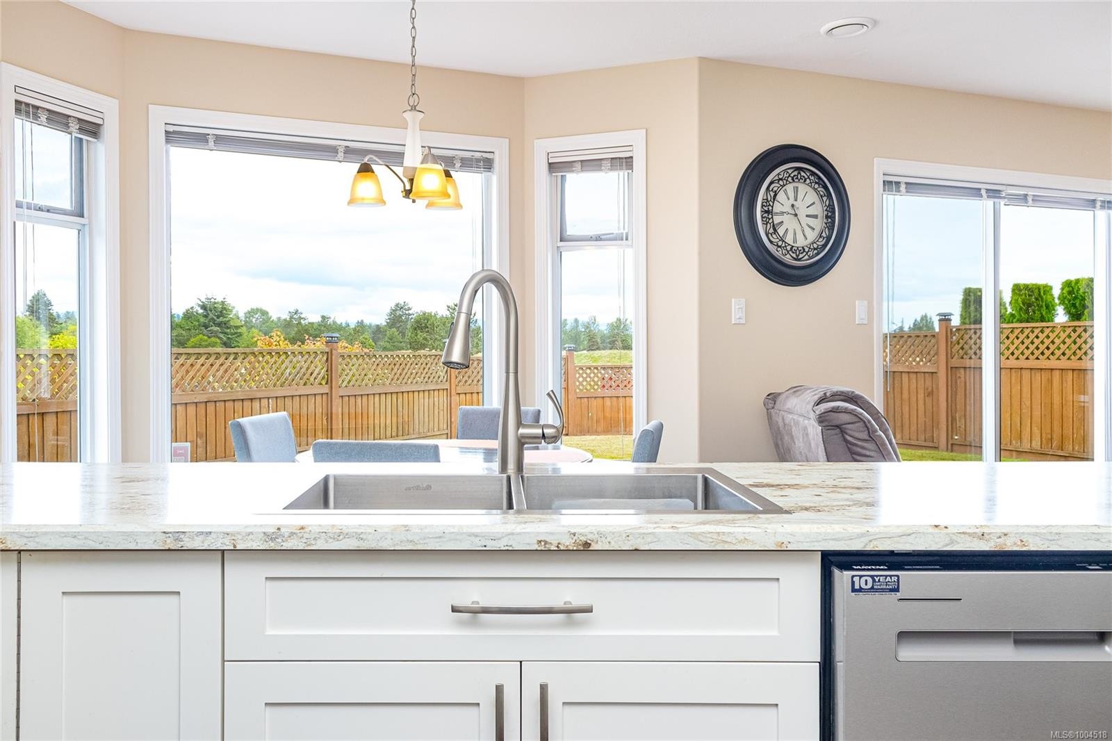 









639


Eagle Tree

Close,
Parksville,




BC
V9P 2N9

