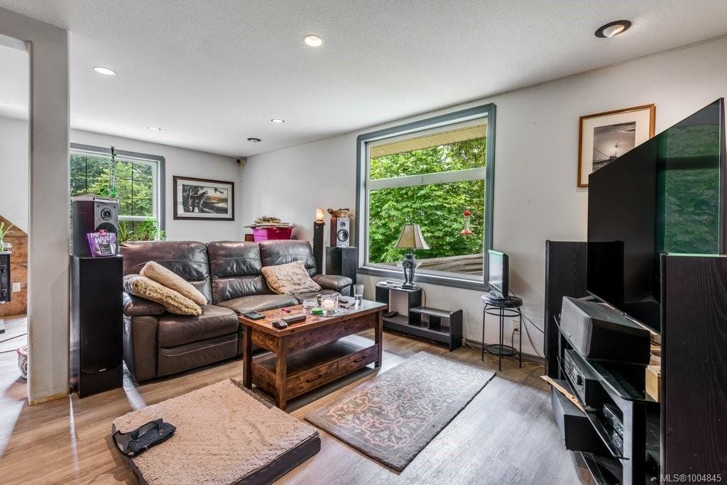 









2524


Macaulay

Rd,
Black Creek,




BC
V9J 1B5

