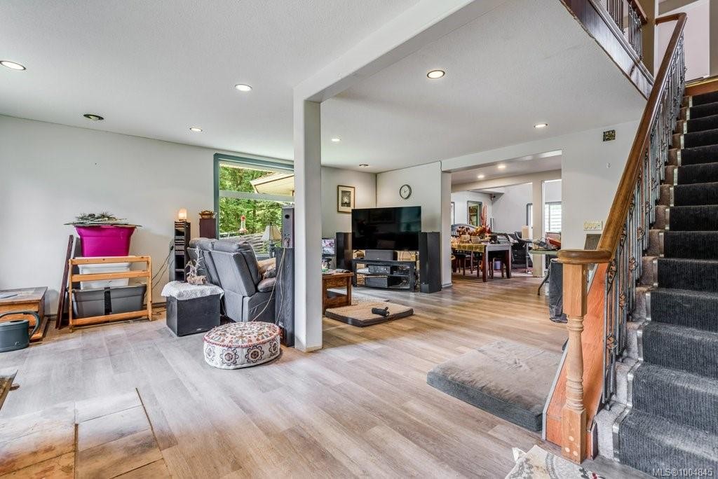 









2524


Macaulay

Rd,
Black Creek,




BC
V9J 1B5

