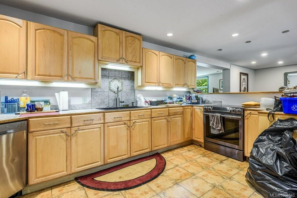









2524


Macaulay

Rd,
Black Creek,




BC
V9J 1B5

