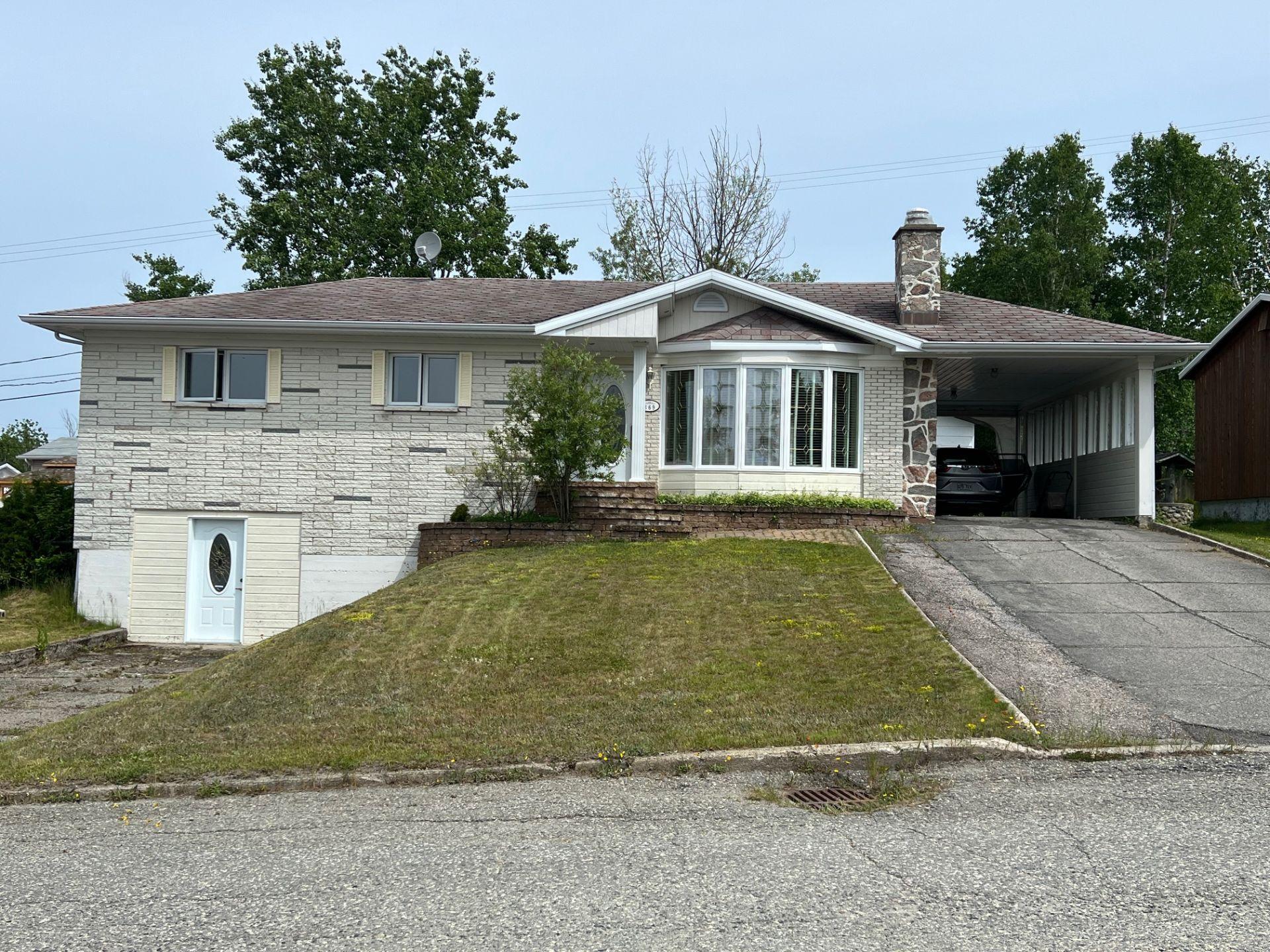 









369


Rue Potvin

,
Chibougamau,




QC
G8P2N7

