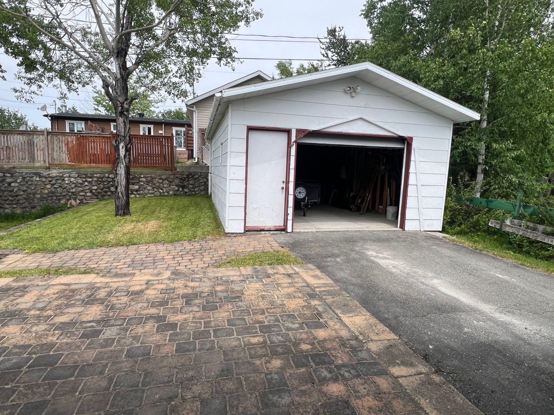









369


Rue Potvin

,
Chibougamau,




QC
G8P2N7

