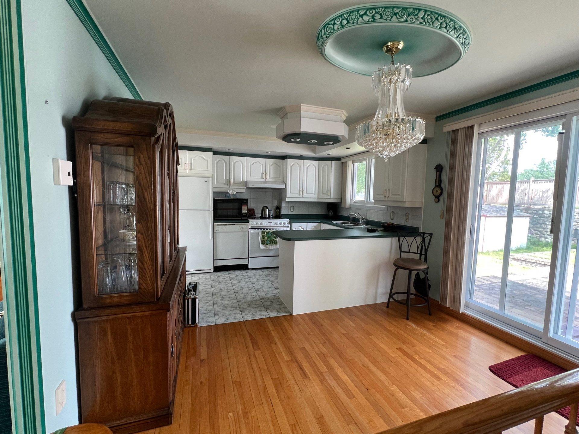 









369


Rue Potvin

,
Chibougamau,




QC
G8P2N7

