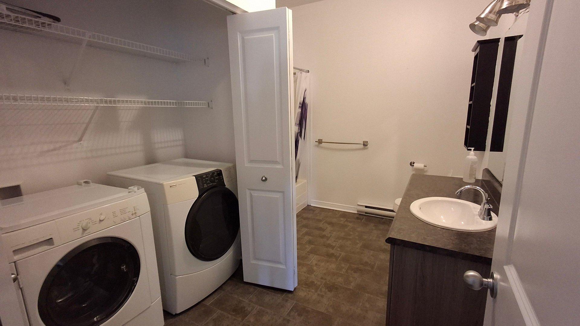 









64


Rue de Bruxelles

, 9,
Gatineau (Aylmer),




QC
J9J0M9

