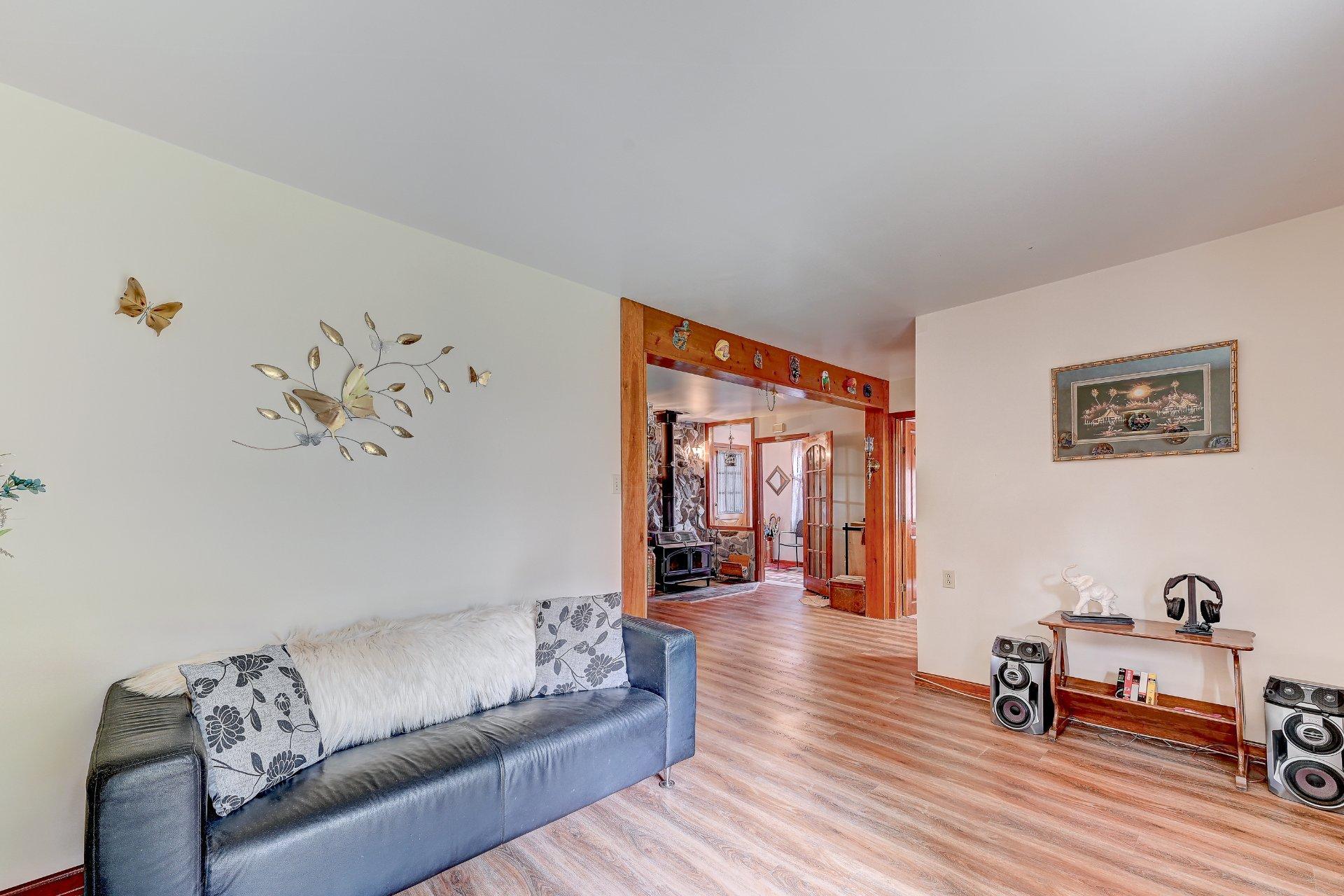 









2290


Rue René

,
Longueuil (Le Vieux-Longueuil),




QC
J4K3E9

