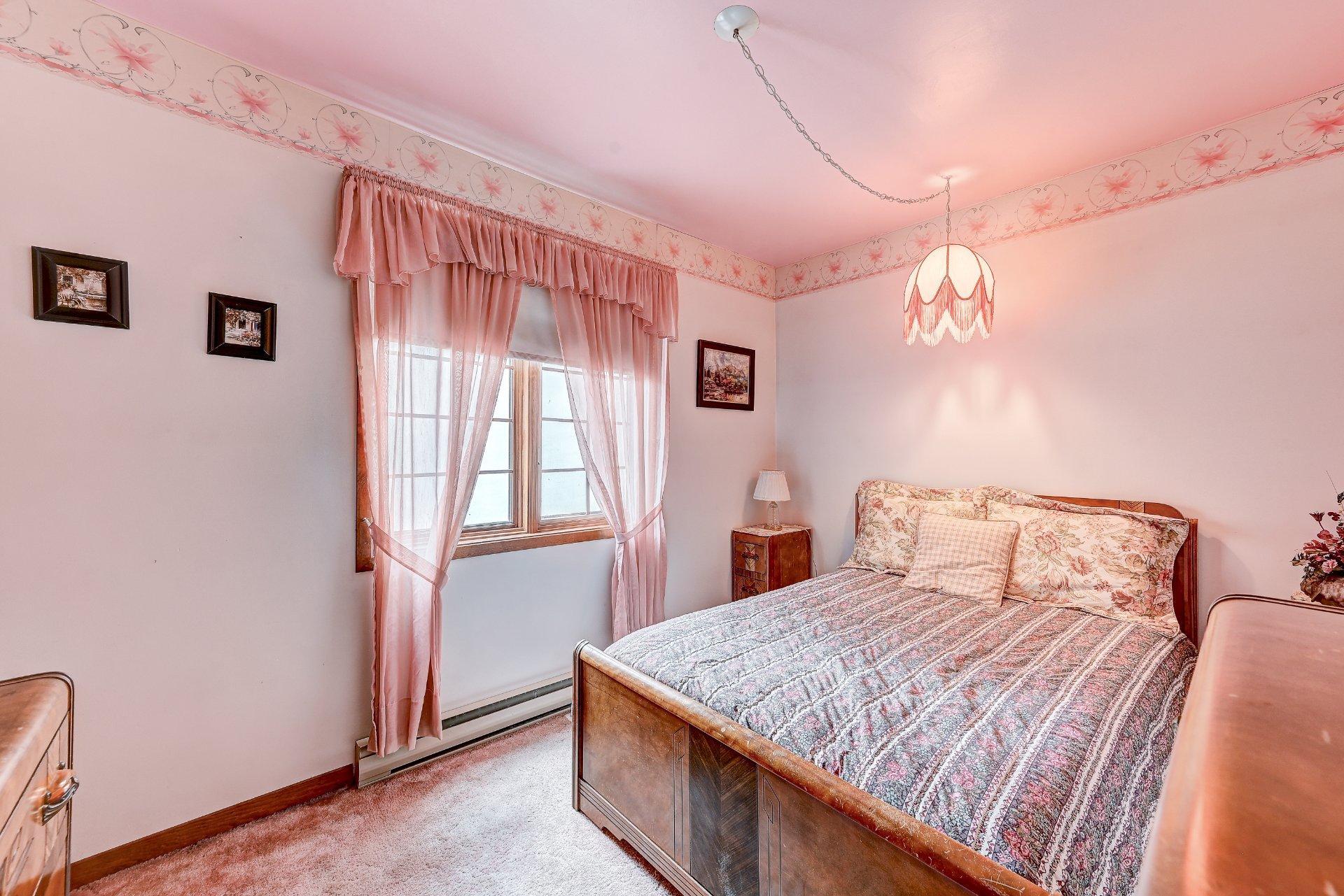 









2290


Rue René

,
Longueuil (Le Vieux-Longueuil),




QC
J4K3E9

