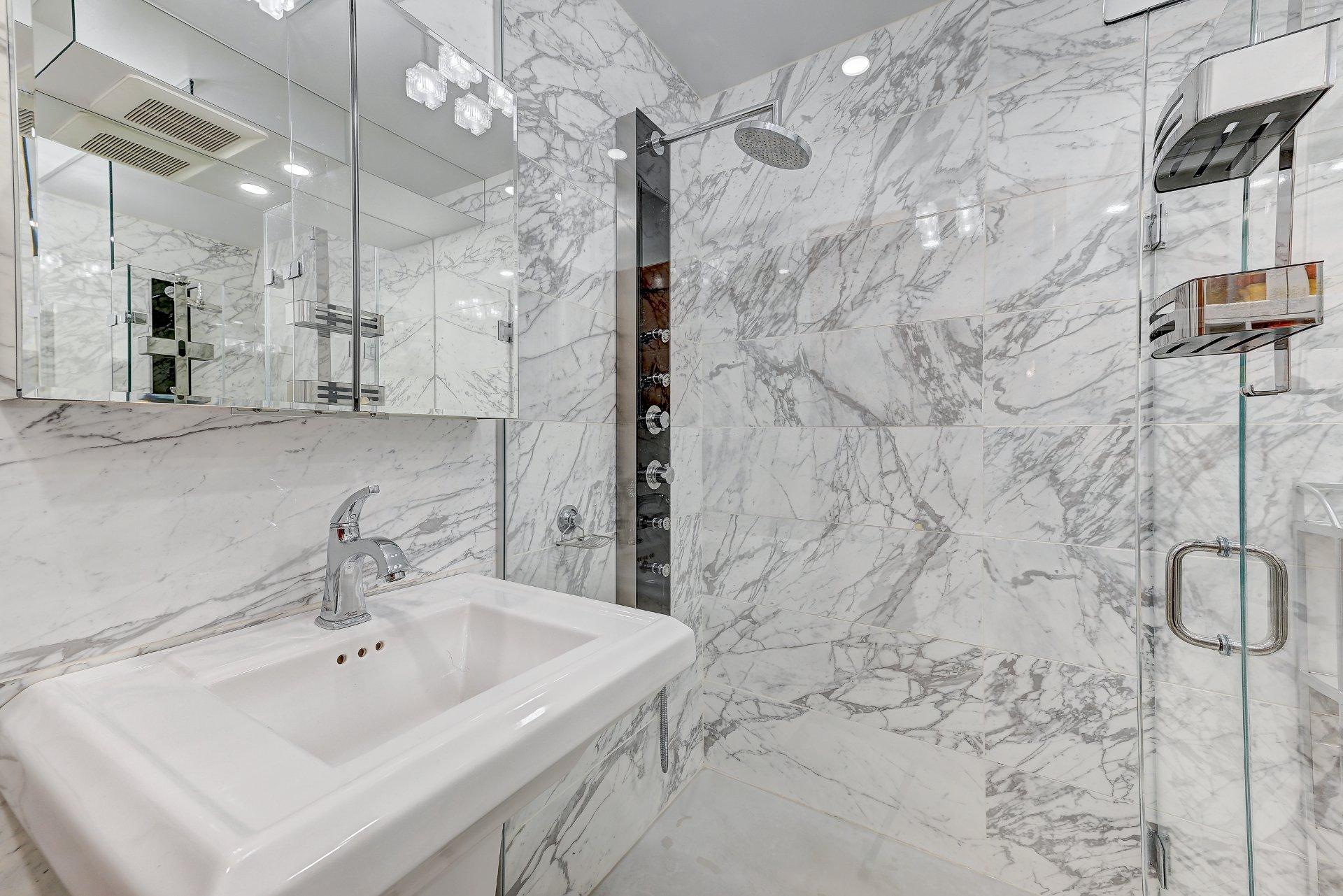 









2290


Rue René

,
Longueuil (Le Vieux-Longueuil),




QC
J4K3E9

