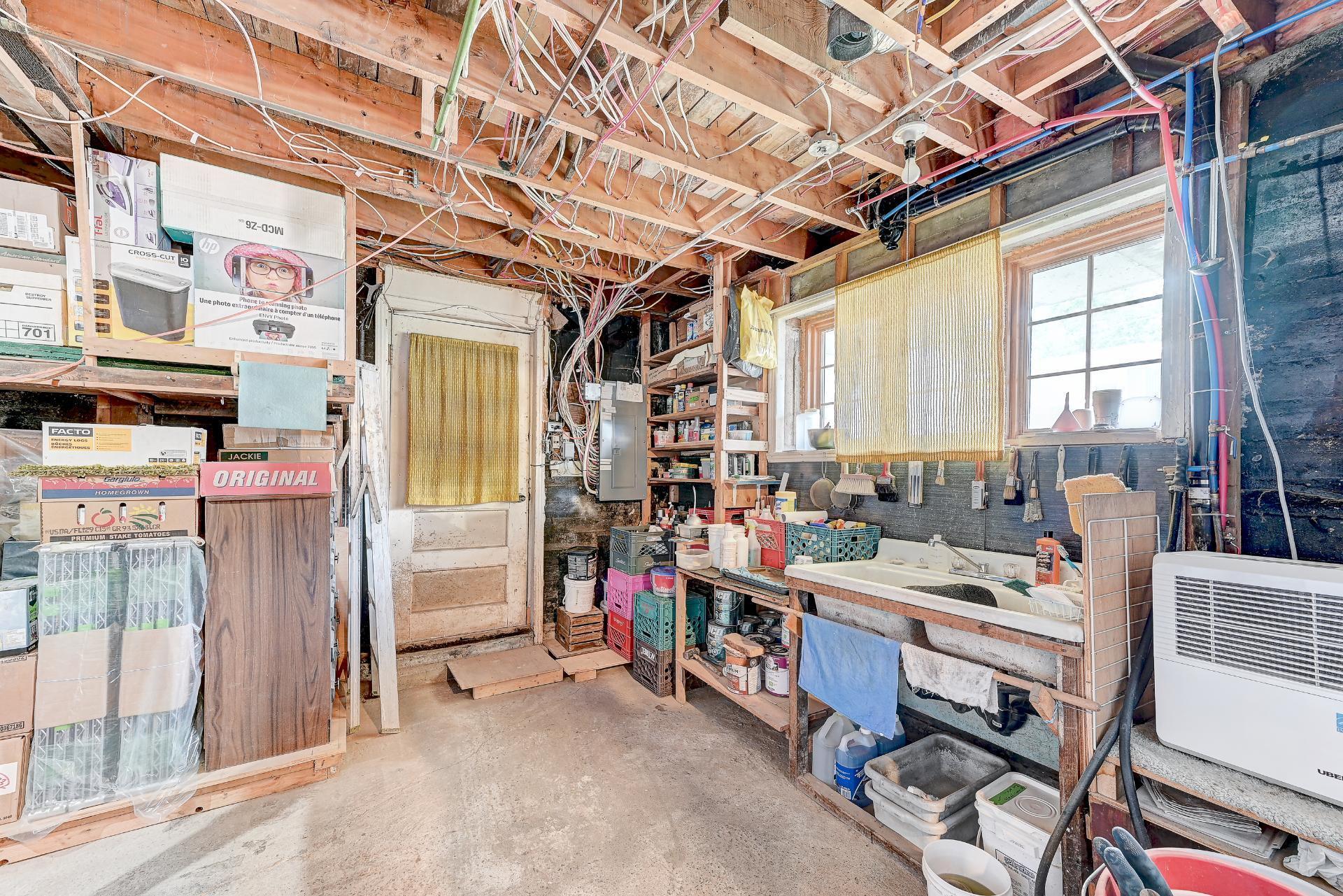 









2290


Rue René

,
Longueuil (Le Vieux-Longueuil),




QC
J4K3E9

