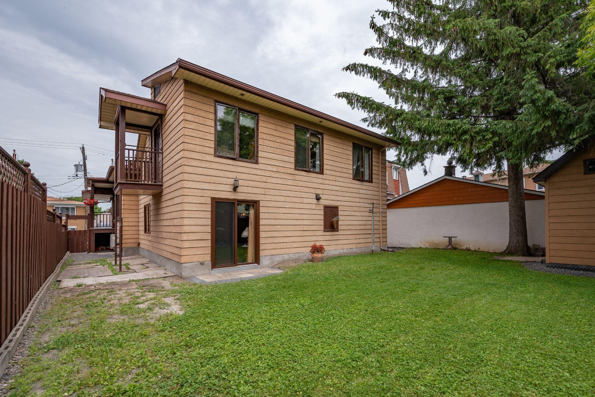 









2290


Rue René

,
Longueuil (Le Vieux-Longueuil),




QC
J4K3E9

