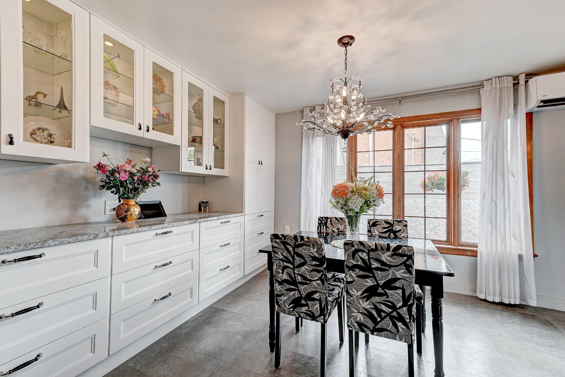 









2290


Rue René

,
Longueuil (Le Vieux-Longueuil),




QC
J4K3E9

