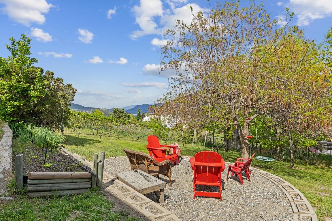 









11331


Bond

Road,
Lake Country,




BC
V4V 1J5

