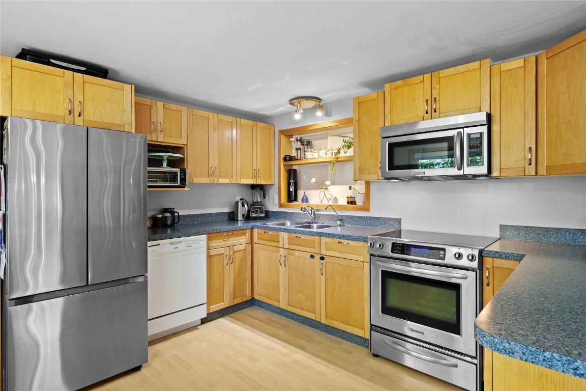 









11331


Bond

Road,
Lake Country,




BC
V4V 1J5

