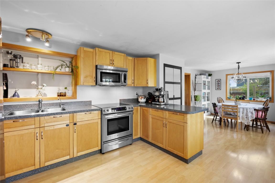 









11331


Bond

Road,
Lake Country,




BC
V4V 1J5

