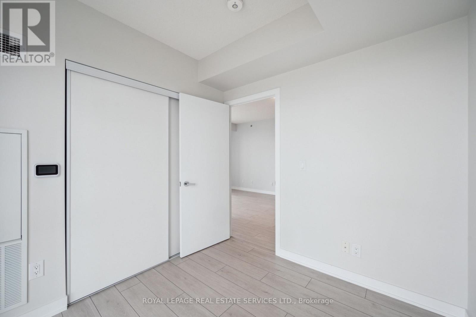 












A805 - 3210 DAKOTA COMMON

,
Burlington,




Ontario
L7M2A8

