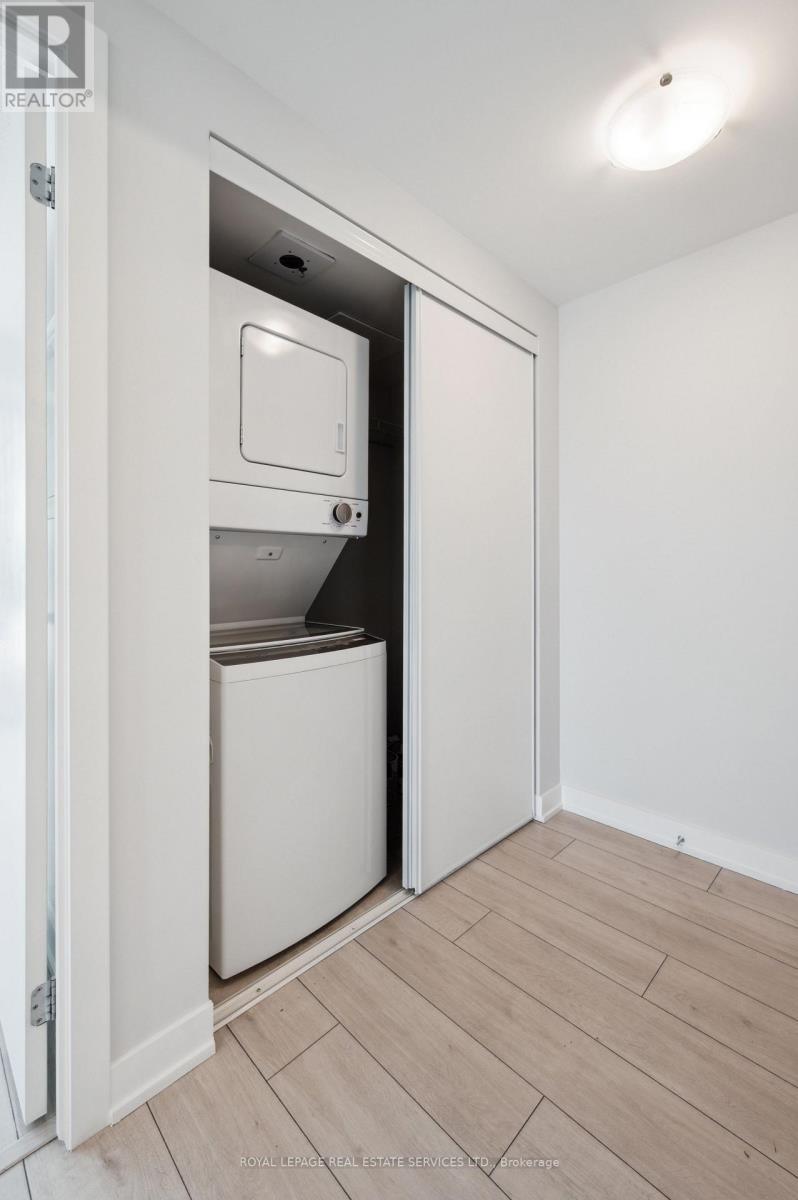 












A805 - 3210 DAKOTA COMMON

,
Burlington,




Ontario
L7M2A8


