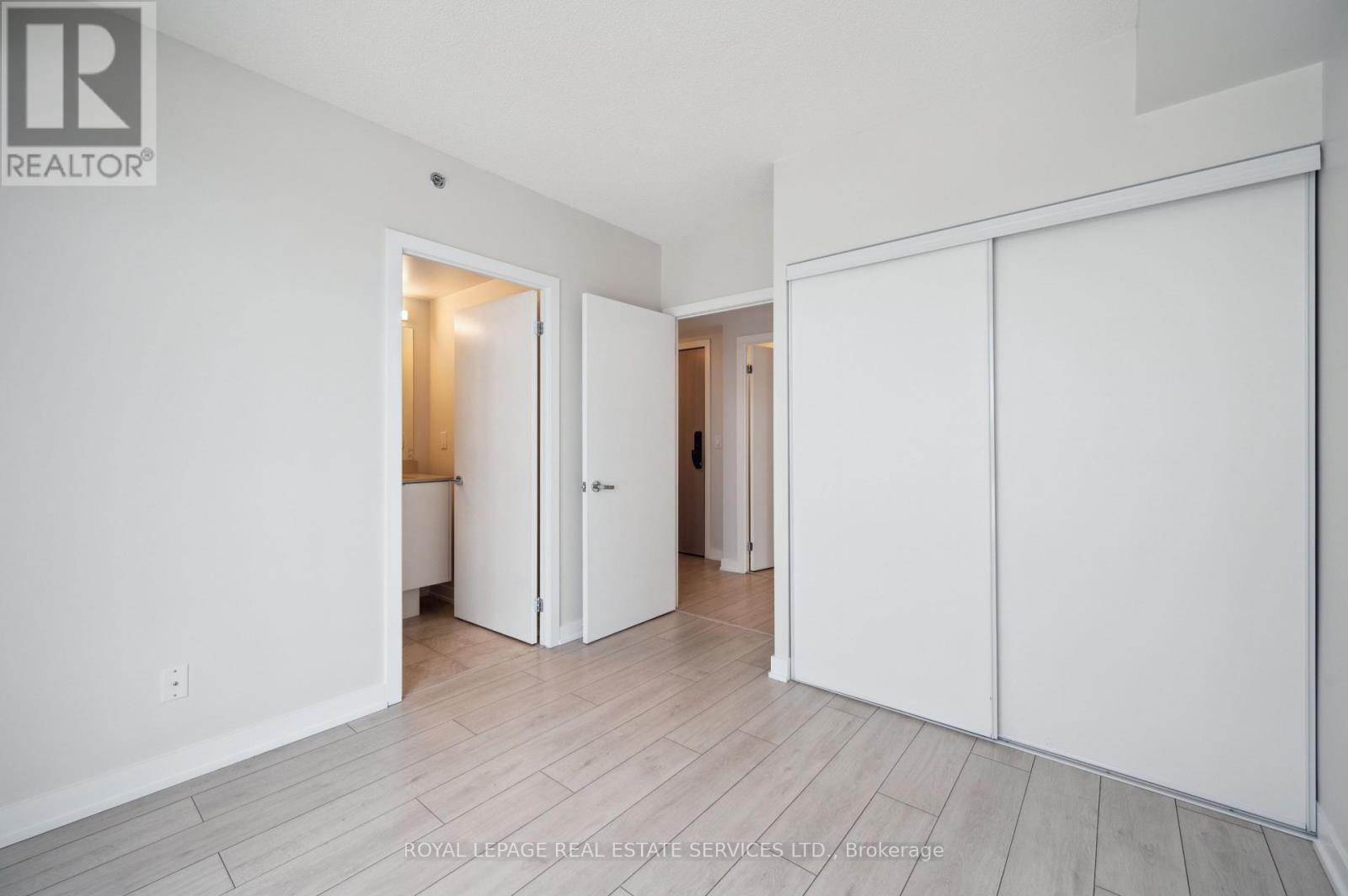 












A805 - 3210 DAKOTA COMMON

,
Burlington,




Ontario
L7M2A8

