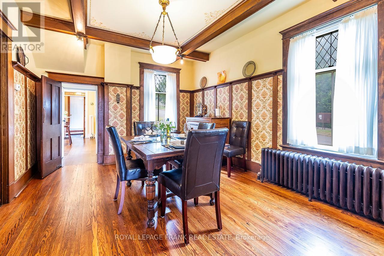 












180 BIGELOW STREET S

,
Scugog (Port Perry),




Ontario
L9L1L6

