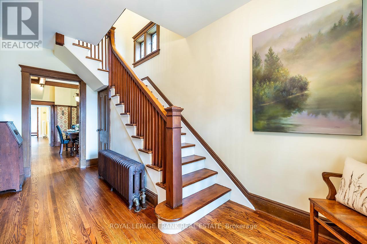 












180 BIGELOW STREET S

,
Scugog (Port Perry),




Ontario
L9L1L6

