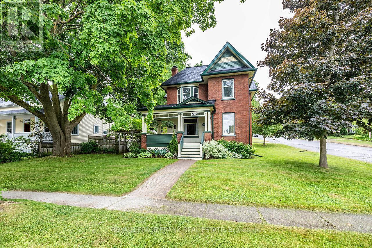 












180 BIGELOW STREET S

,
Scugog (Port Perry),




Ontario
L9L1L6


