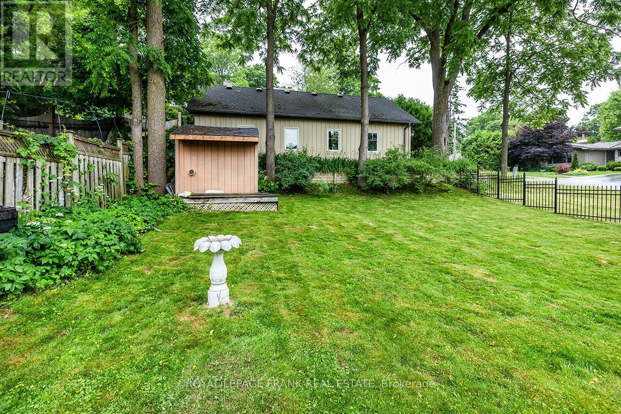 












180 BIGELOW STREET S

,
Scugog (Port Perry),




Ontario
L9L1L6

