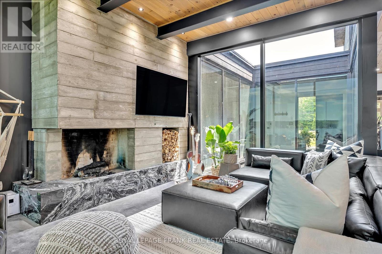 












910 BIRCHVIEW ROAD

,
Douro-Dummer,




Ontario
K0L2H0

