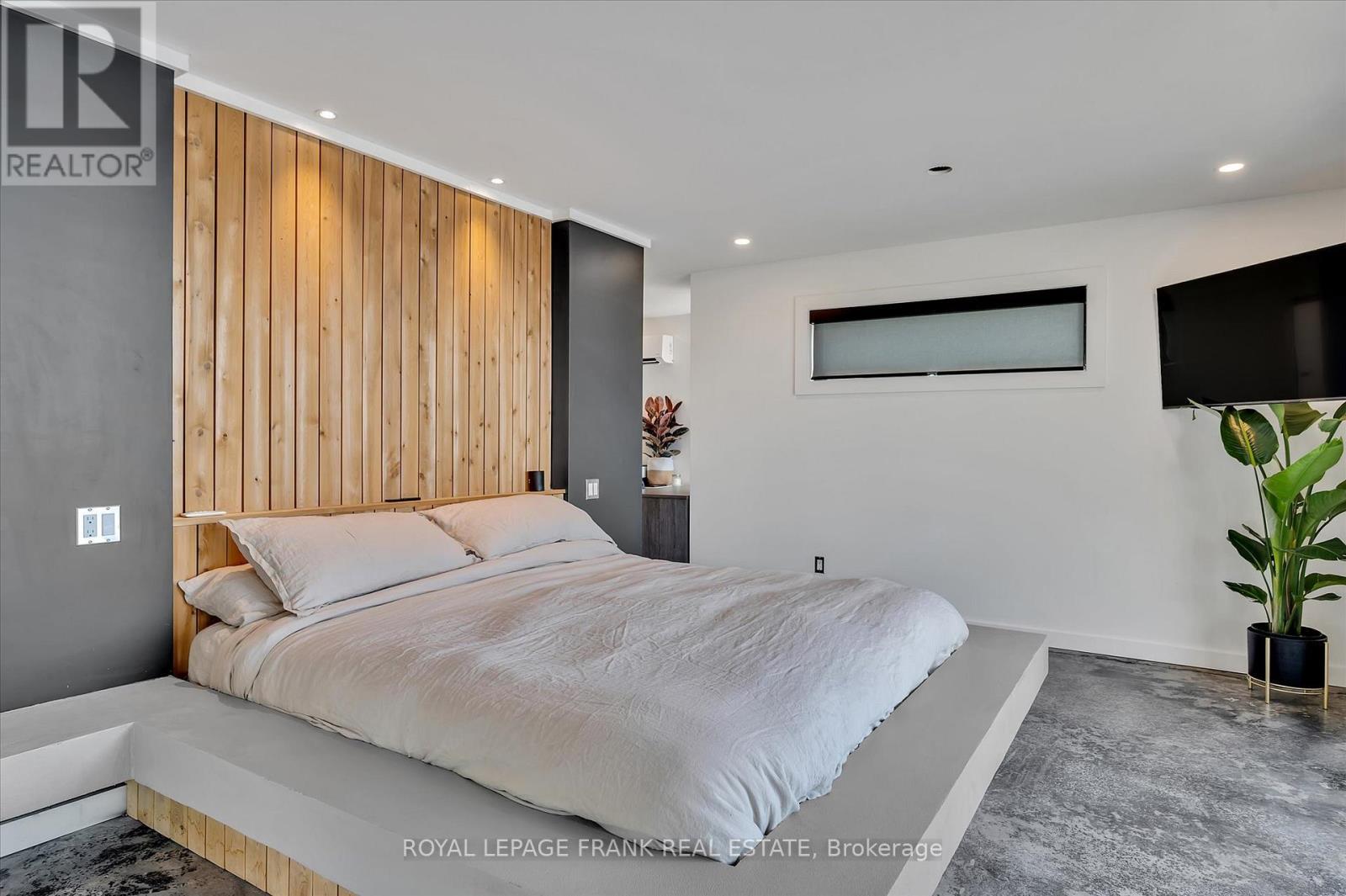 












910 BIRCHVIEW ROAD

,
Douro-Dummer,




Ontario
K0L2H0

