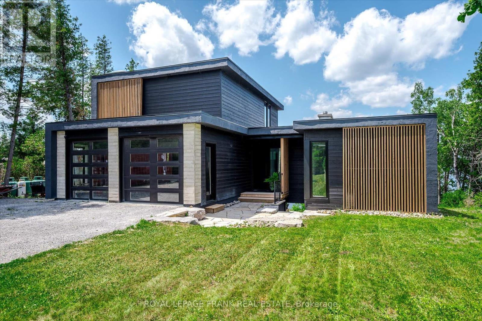 












910 BIRCHVIEW ROAD

,
Douro-Dummer,




Ontario
K0L2H0

