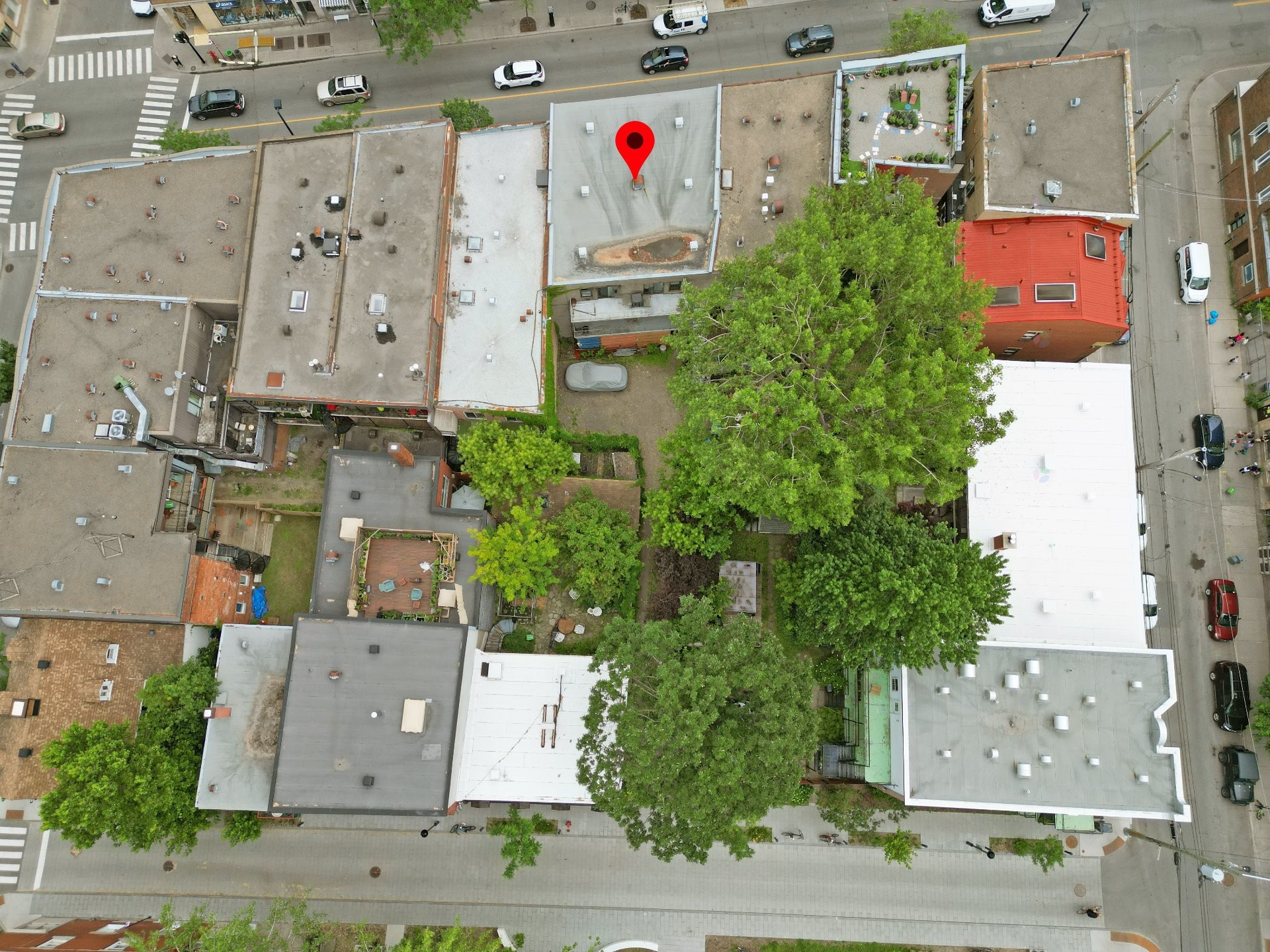 









1321Z

 - 1327Z


Rue Ontario E.

,
Montréal (Ville-Marie),




QC
H2L1R8


