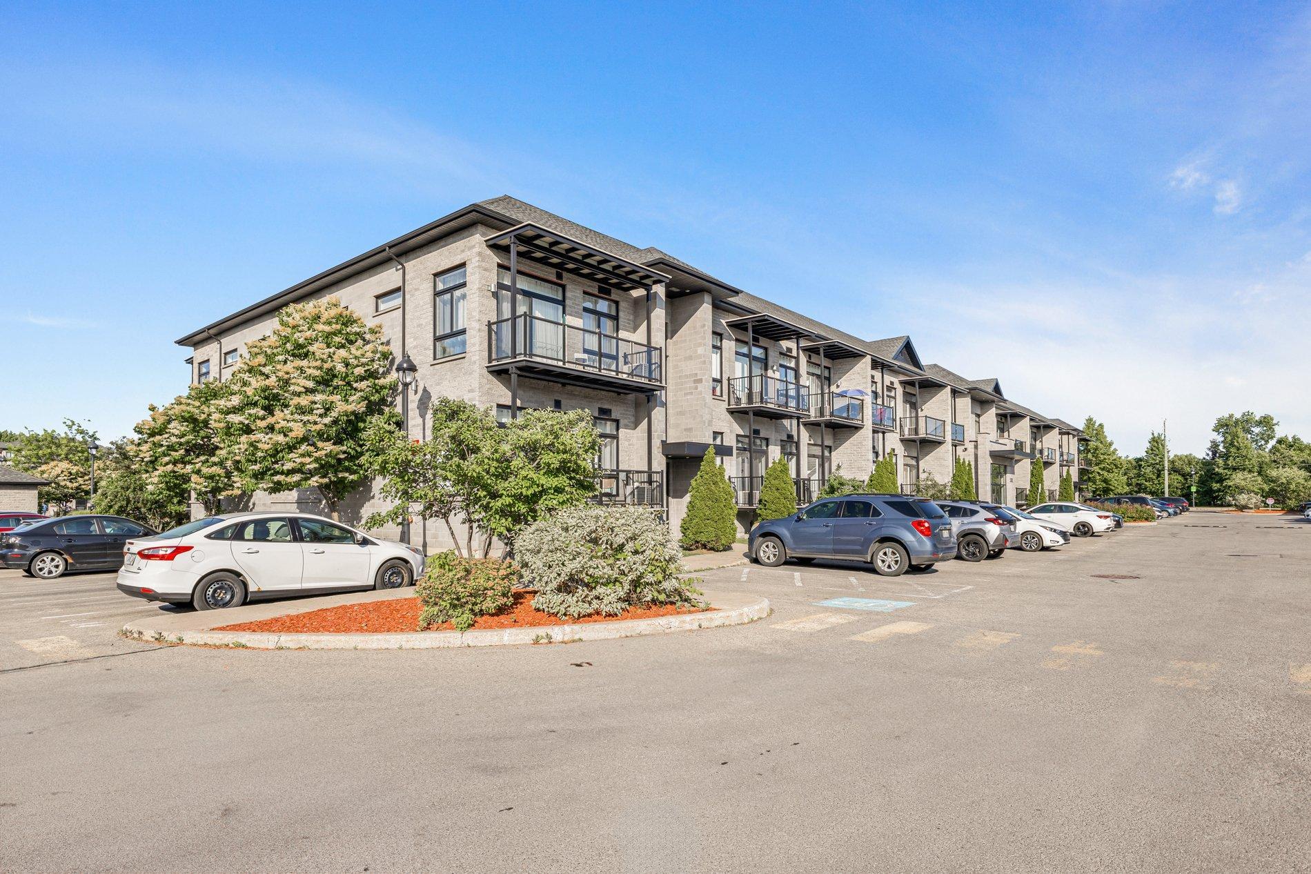 









5101


Av. Eliot

, 216,
Laval (Chomedey),




QC
H7W0G2

