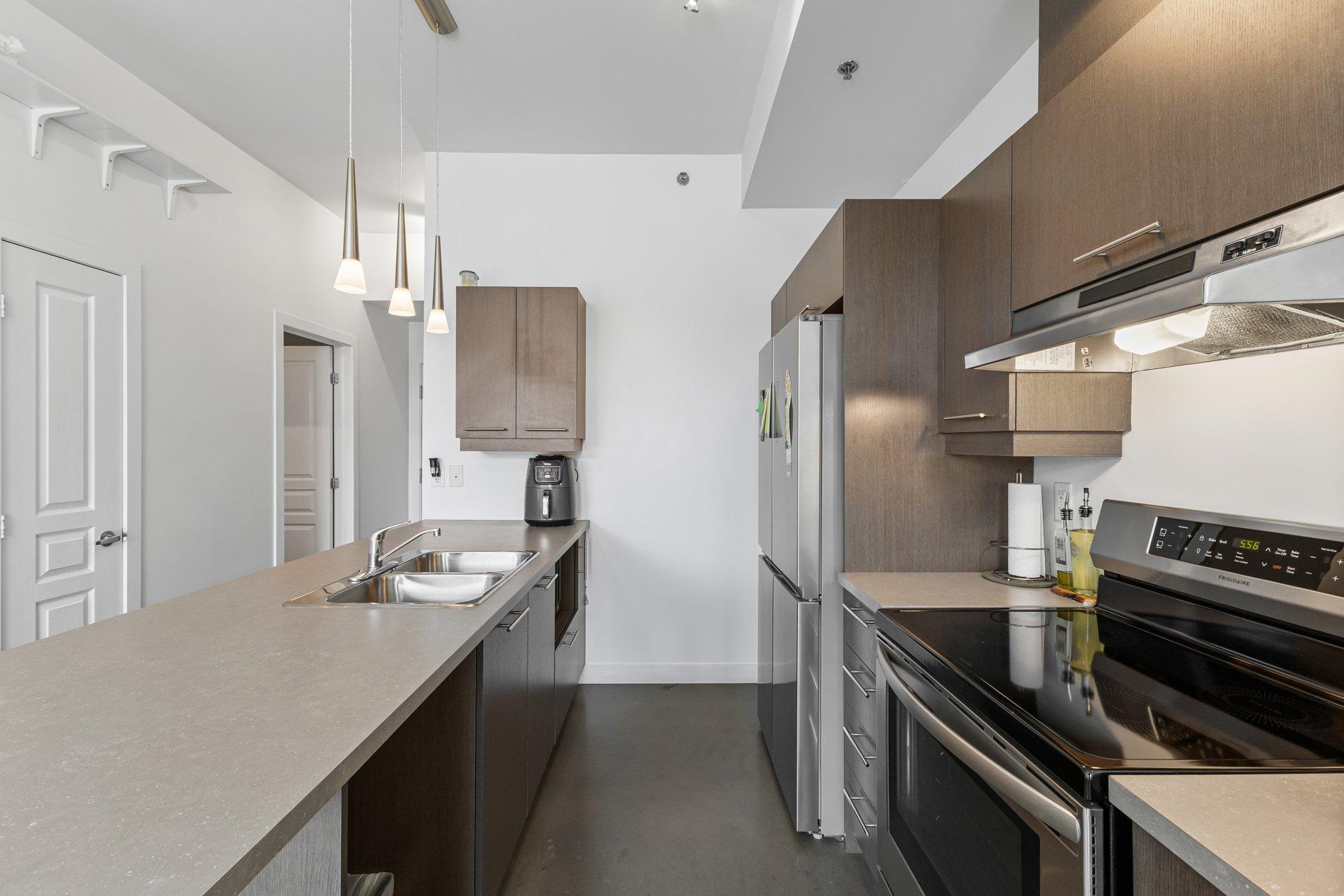 









5101


Av. Eliot

, 216,
Laval (Chomedey),




QC
H7W0G2

