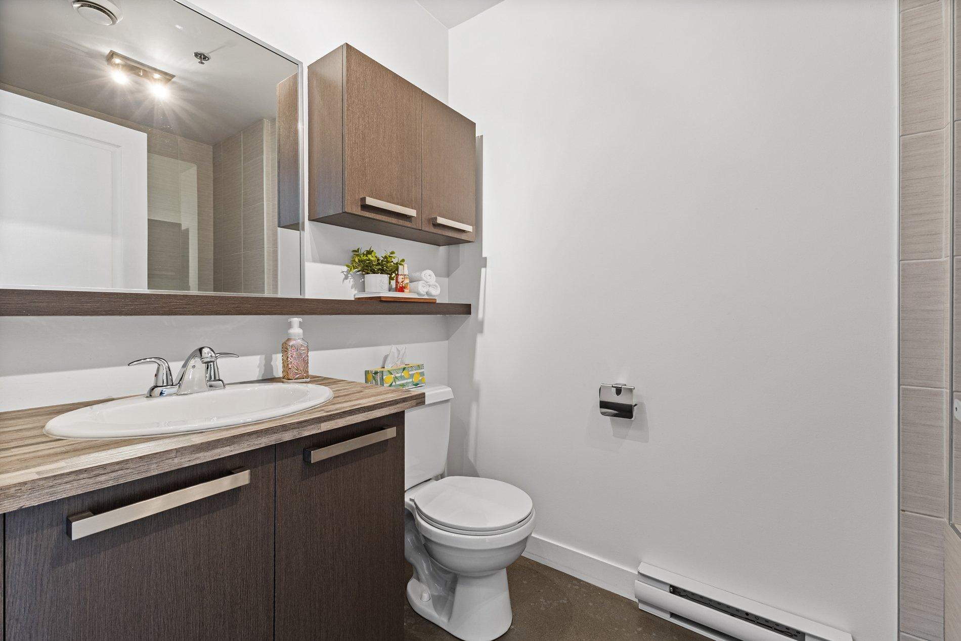 









5101


Av. Eliot

, 216,
Laval (Chomedey),




QC
H7W0G2

