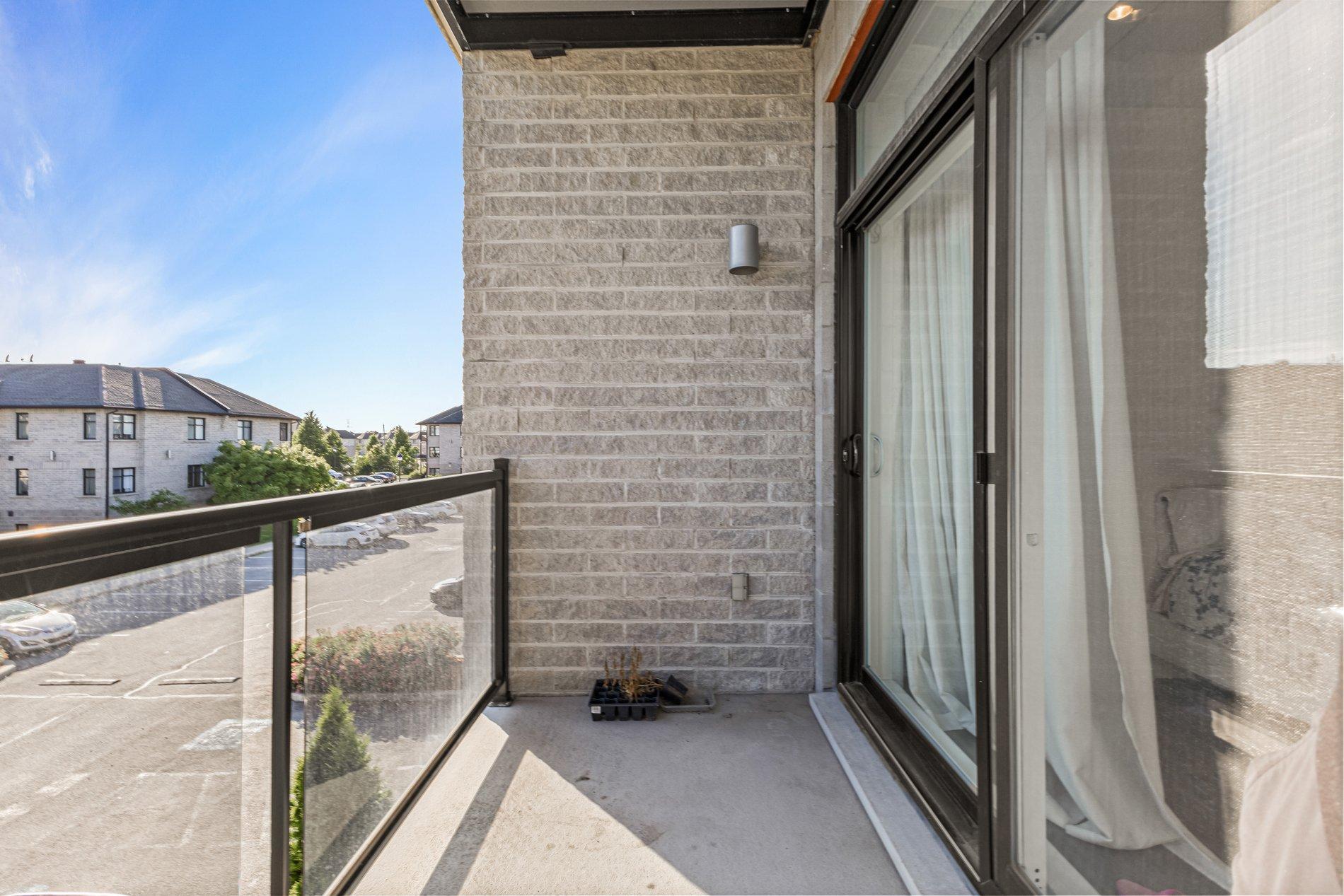 









5101


Av. Eliot

, 216,
Laval (Chomedey),




QC
H7W0G2


