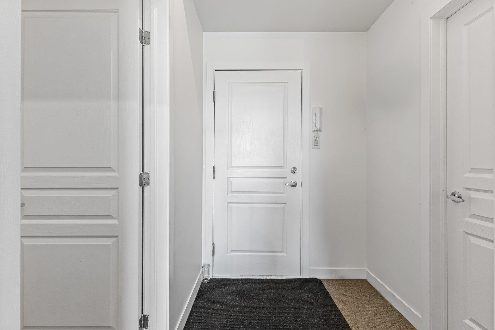









5101


Av. Eliot

, 216,
Laval (Chomedey),




QC
H7W0G2

