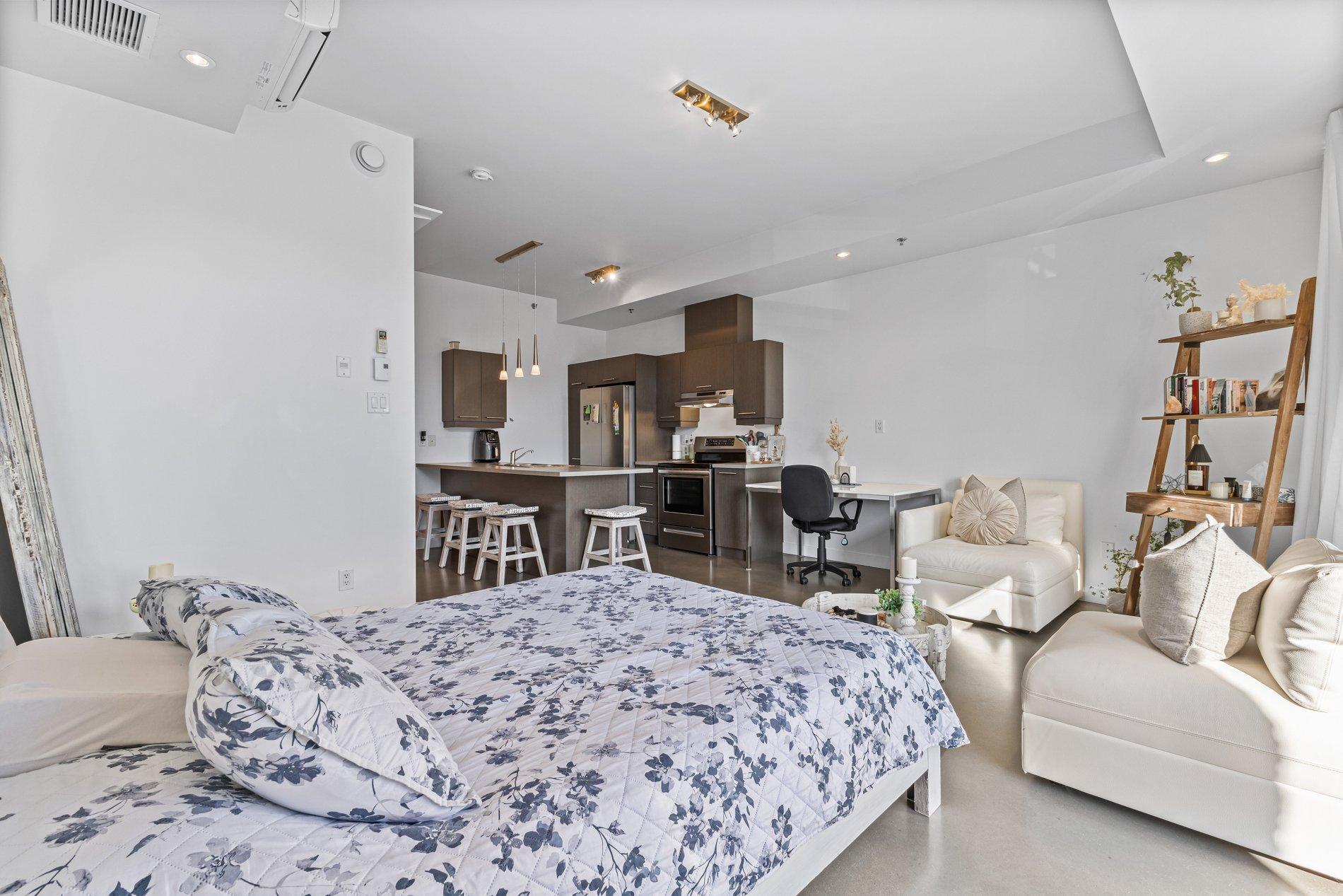 









5101


Av. Eliot

, 216,
Laval (Chomedey),




QC
H7W0G2

