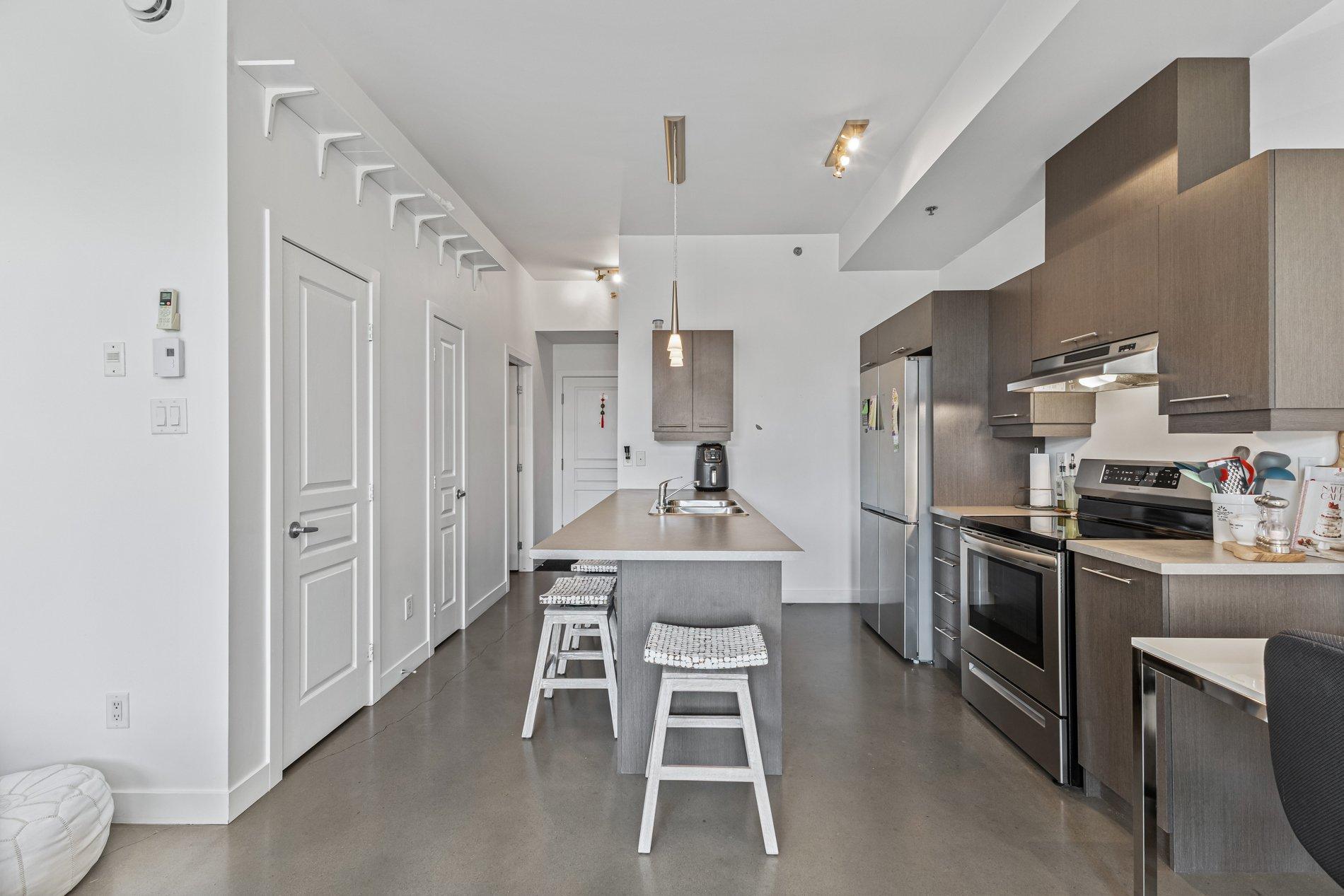 









5101


Av. Eliot

, 216,
Laval (Chomedey),




QC
H7W0G2

