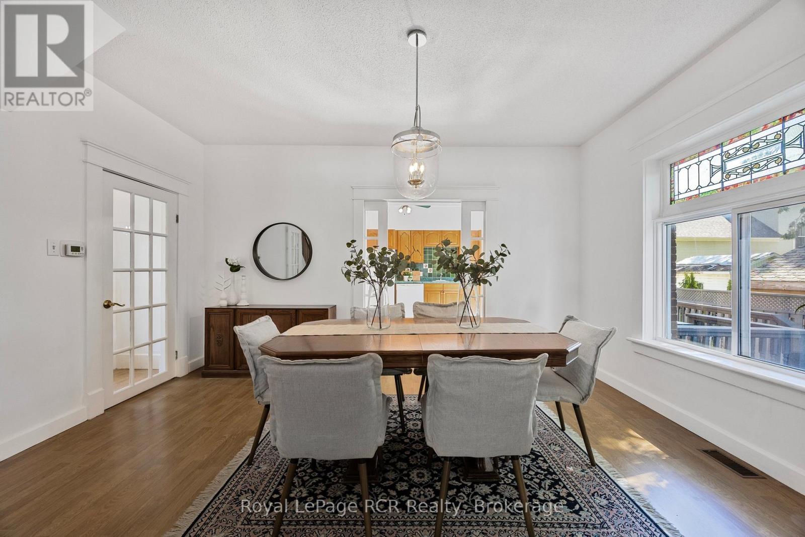












130 SECOND STREET

,
Collingwood,




Ontario
L9Y1E8

