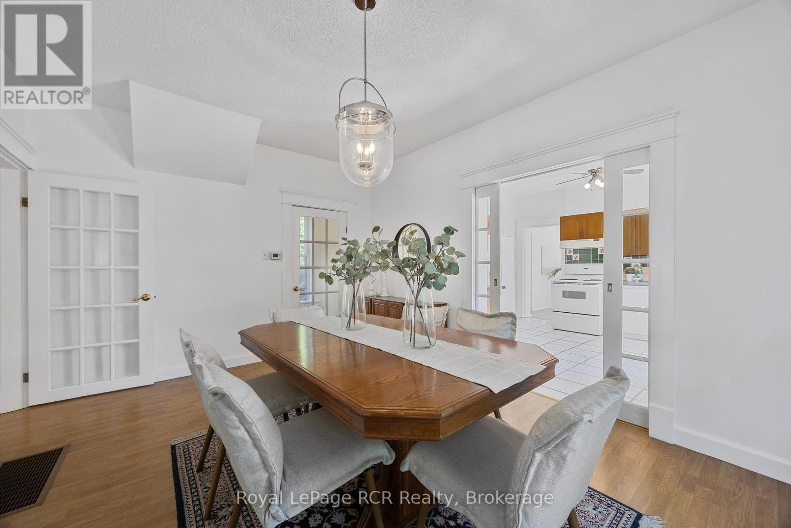 












130 SECOND STREET

,
Collingwood,




Ontario
L9Y1E8

