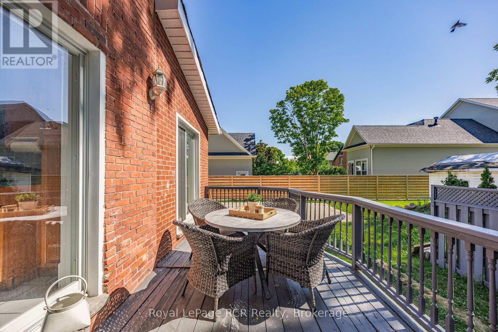 












130 SECOND STREET

,
Collingwood,




Ontario
L9Y1E8

