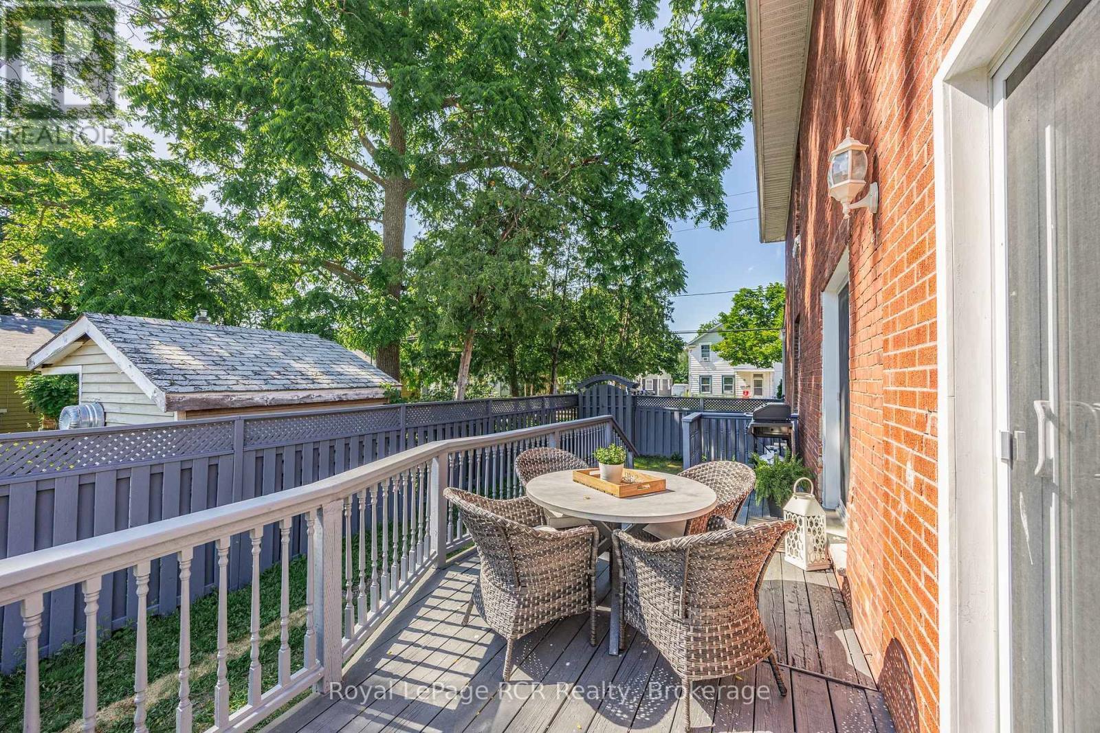 












130 SECOND STREET

,
Collingwood,




Ontario
L9Y1E8

