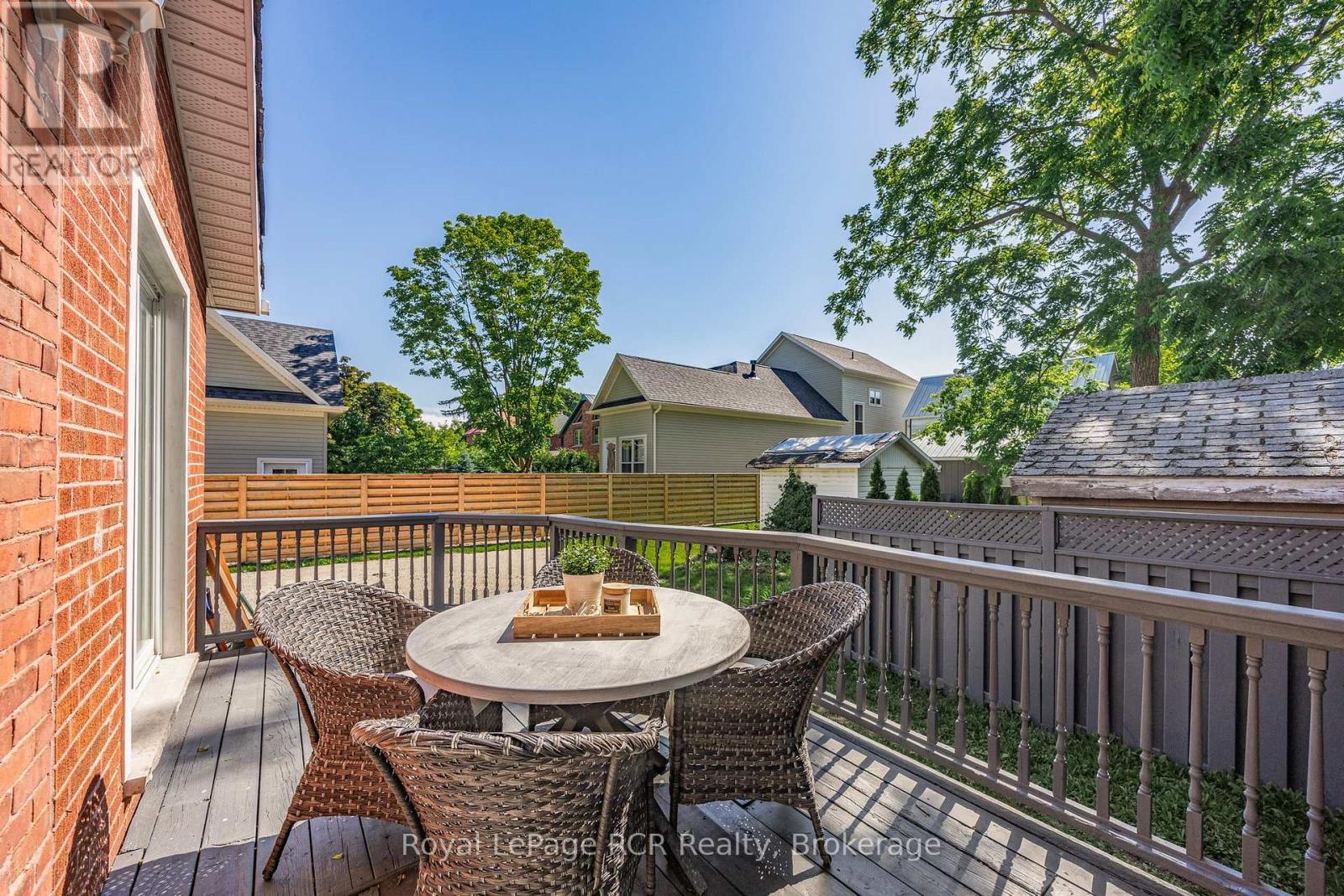 












130 SECOND STREET

,
Collingwood,




Ontario
L9Y1E8

