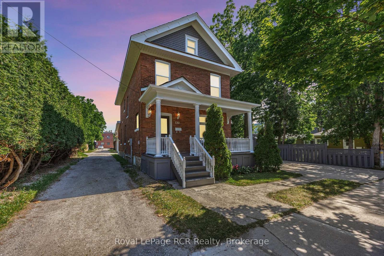 












130 SECOND STREET

,
Collingwood,




Ontario
L9Y1E8

