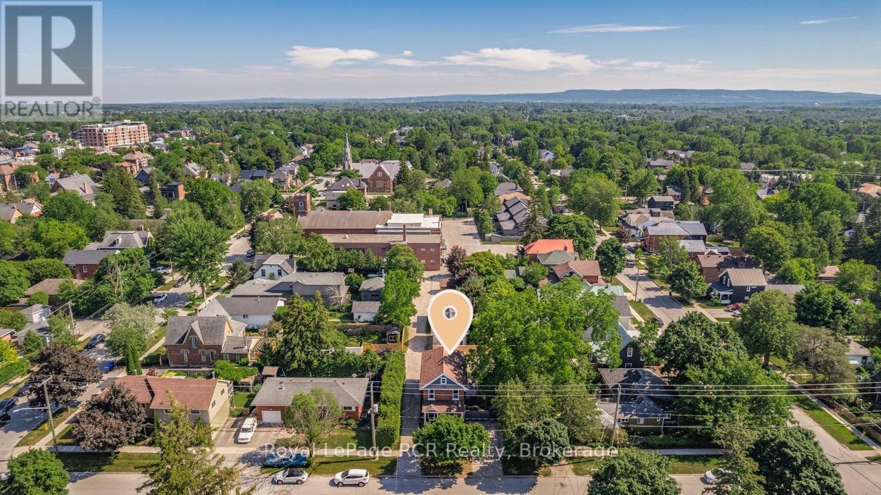 












130 SECOND STREET

,
Collingwood,




Ontario
L9Y1E8

