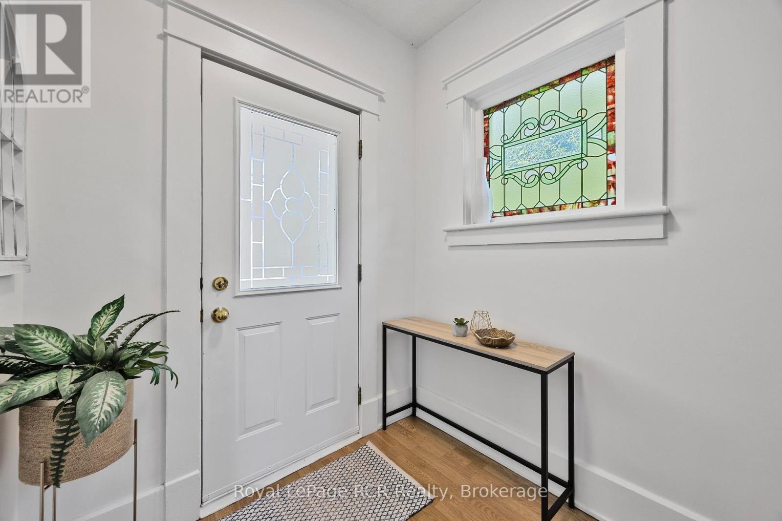












130 SECOND STREET

,
Collingwood,




Ontario
L9Y1E8

