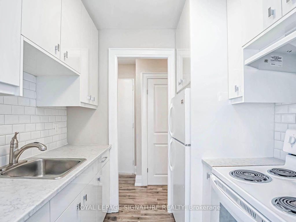 









8


Kingsbridge

Court, 102,
Toronto,




ON
M2R 1L5

