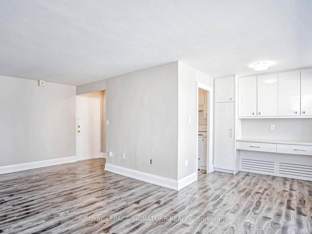









8


Kingsbridge

Court, 102,
Toronto,




ON
M2R 1L5

