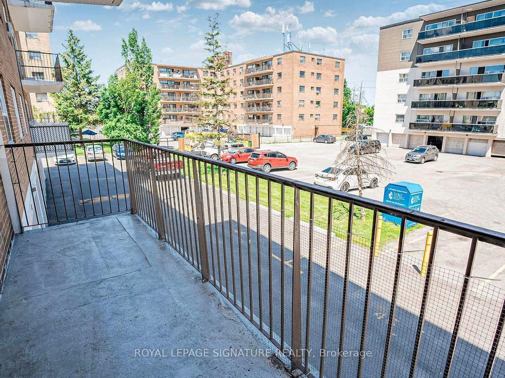 









8


Kingsbridge

Court, 102,
Toronto,




ON
M2R 1L5

