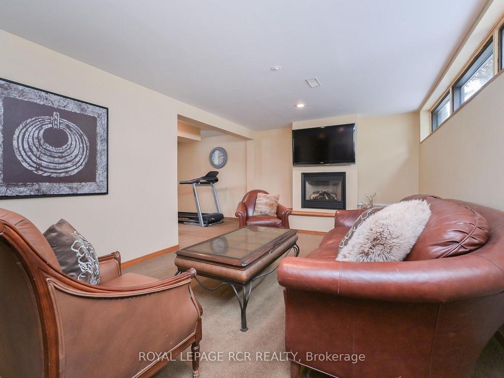 









31


Forest Park

Road,
Orangeville,




ON
L9W 1A1

