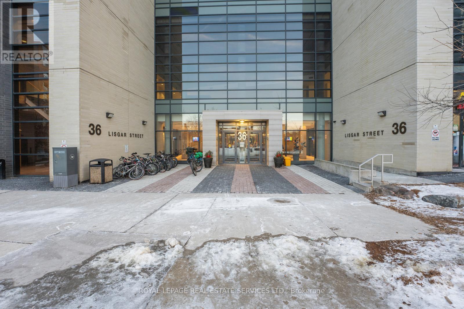 












1003E - 36 LISGAR STREET

,
Toronto,




Ontario
M6J3G2

