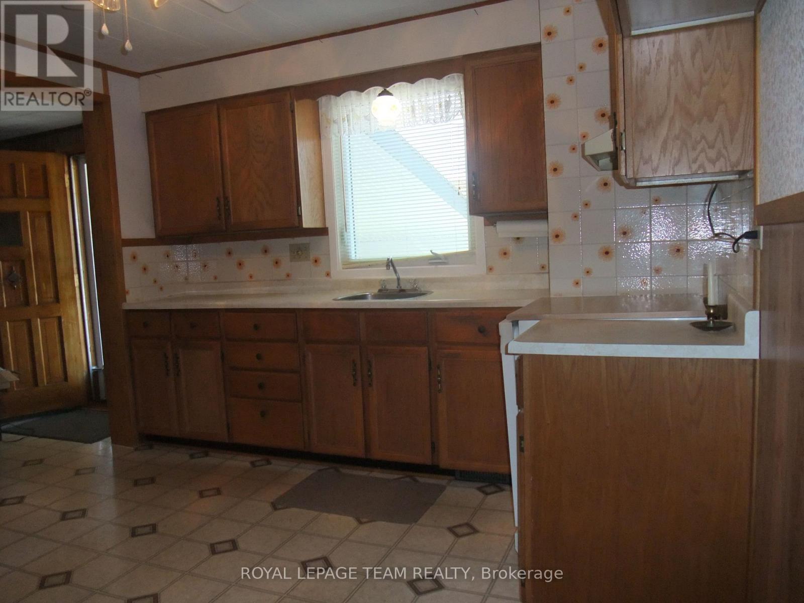 












78 GRAHAM AVENUE

,
Renfrew,




Ontario
K7V2L9

