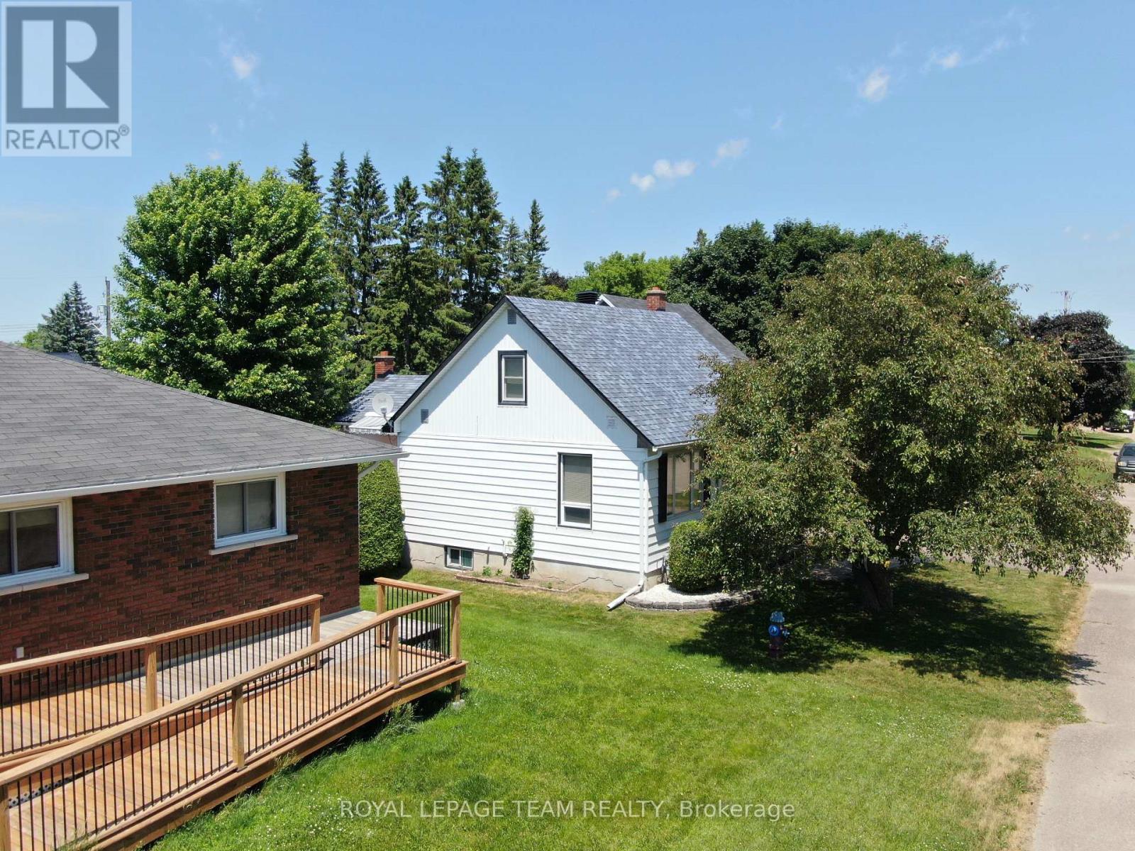 












78 GRAHAM AVENUE

,
Renfrew,




Ontario
K7V2L9

